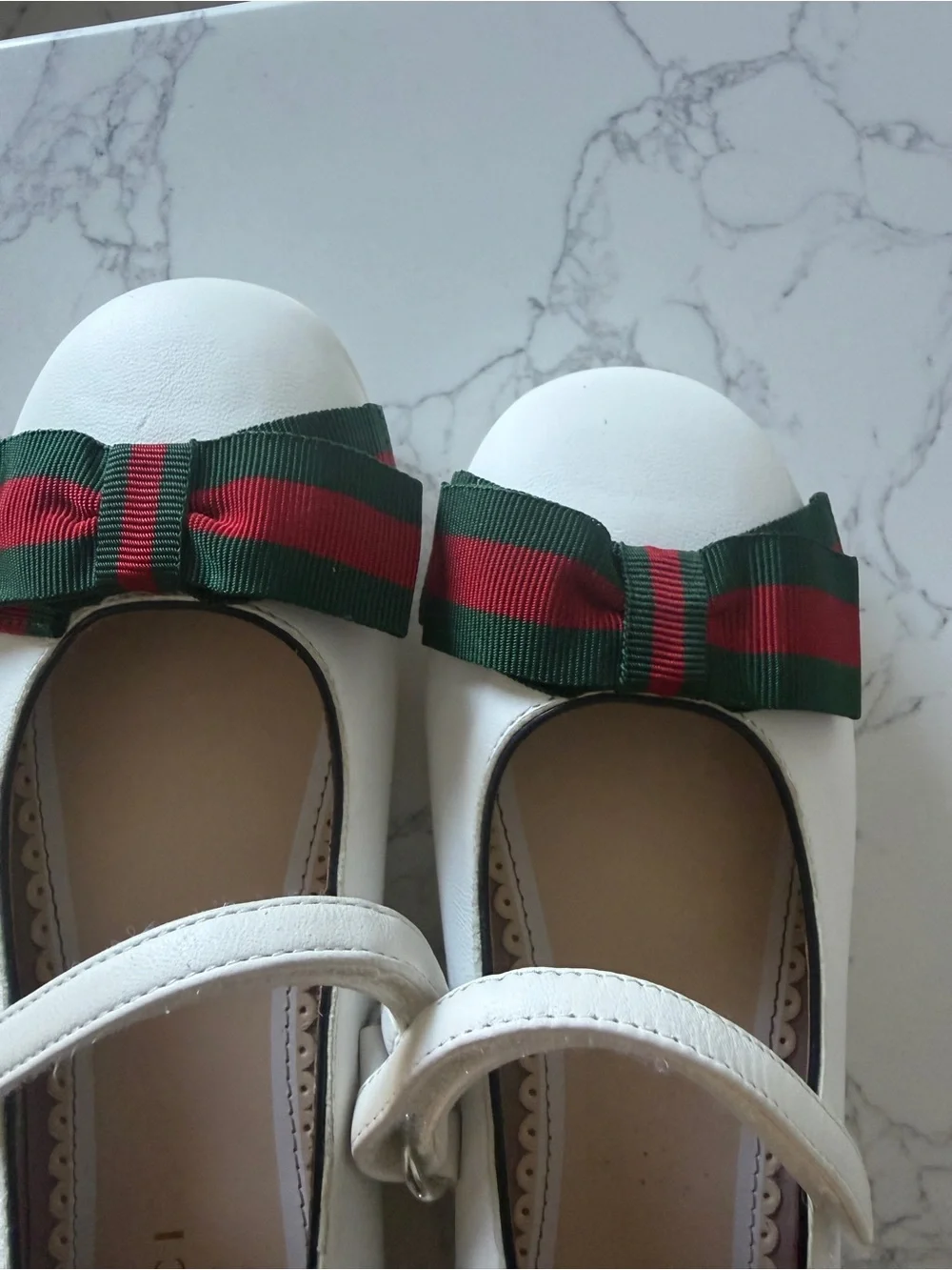 Gucci White Leather Kids Mary Janes with Green-Red Ribbon Bow